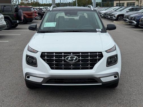 2026 Hyundai VENUE SEL w/Two-Tone Roof