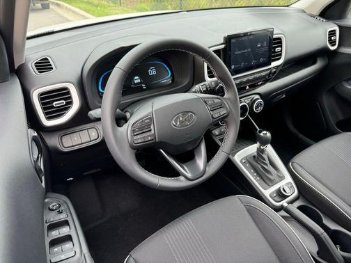 2026 Hyundai VENUE SEL w/Two-Tone Roof