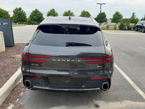 Makalu Gray 2023 Genesis GV70 2.5T AWD