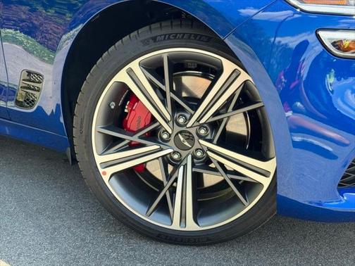 2025 Genesis G70 3.3T RWD Sport Advanced