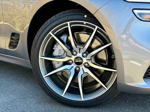 2025 Genesis G70 2.5T RWD