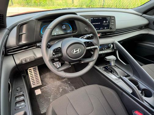 2025 Hyundai ELANTRA Sport