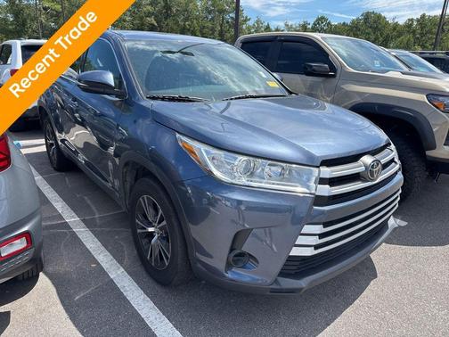 2017 Toyota Highlander LE I4