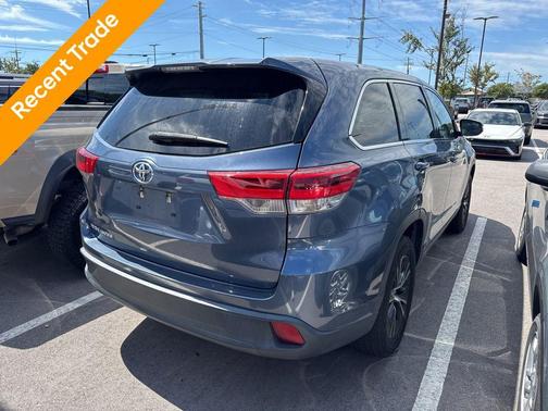 2017 Toyota Highlander LE I4
