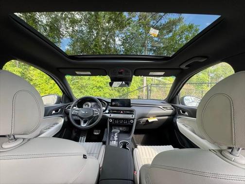 2025 Genesis G70 2.5T RWD