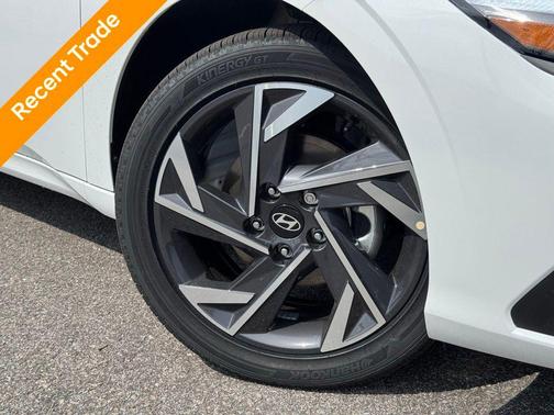 2025 Hyundai ELANTRA HEV SEL Sport