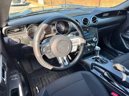 2016 Ford Mustang V6