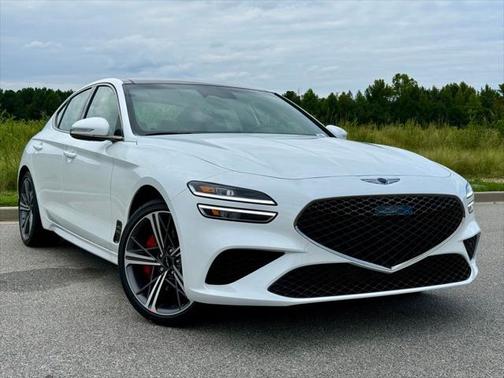 2025 Genesis G70 2.5T RWD