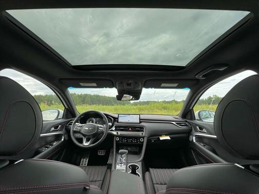 2025 Genesis G70 2.5T RWD