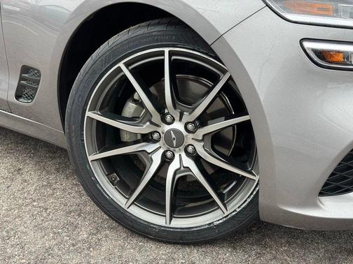 2023 Genesis G70 2.0T RWD