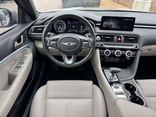 2023 Genesis G70 2.0T RWD