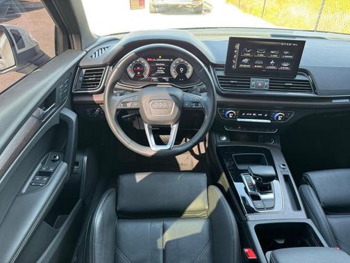 2022 Audi Q5 45 S line Premium Plus