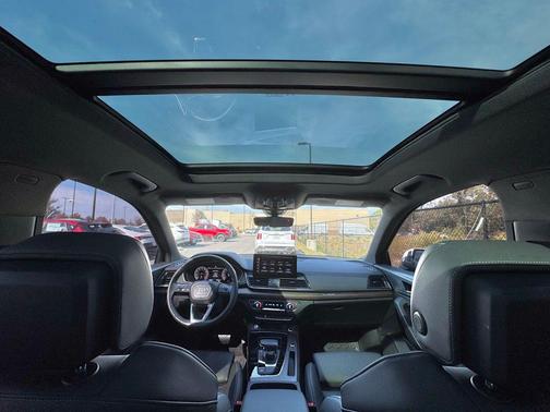 2022 Audi Q5 45 S line Premium Plus