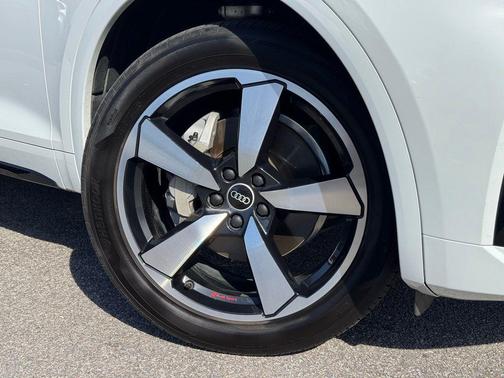 2022 Audi Q5 45 S line Premium Plus