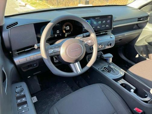 2025 Hyundai KONA SE