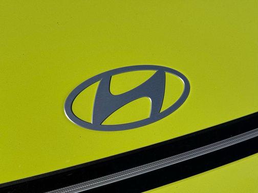 Neoteric Yellow 2026 Hyundai KONA SE
