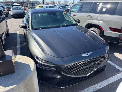 2022 Genesis G70 2.0T RWD