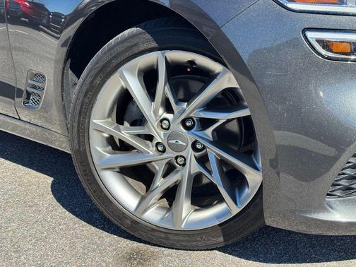 2022 Genesis G70 2.0T RWD