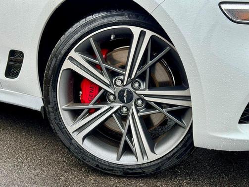 2025 Genesis G70 2.5T RWD