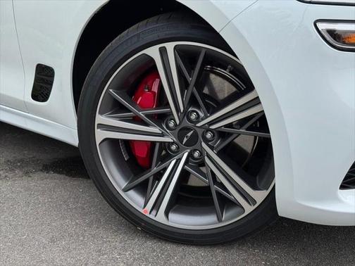 2025 Genesis G70 2.5T RWD
