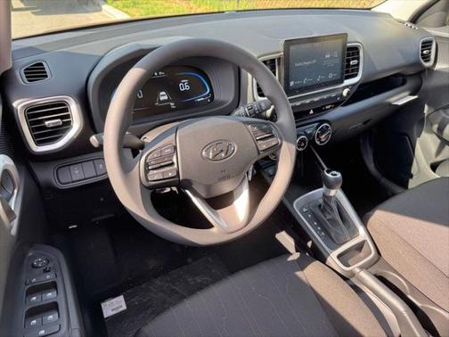 2025 Hyundai VENUE SE