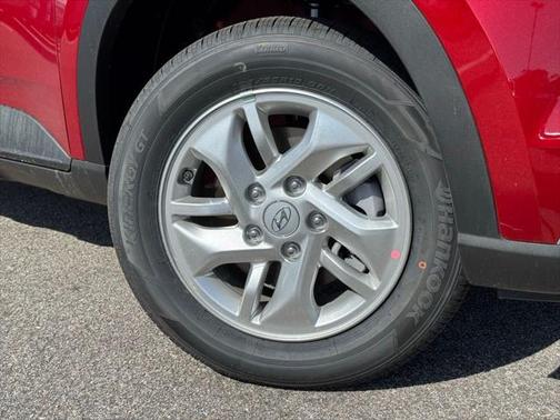 2025 Hyundai VENUE SE