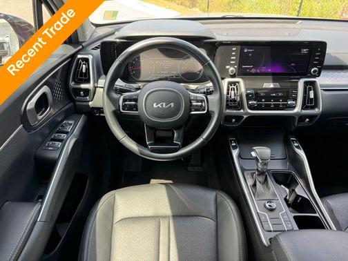 Sparkling Silver 2022 Kia Sorento S