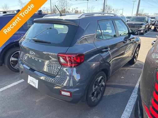 2023 Hyundai VENUE SEL