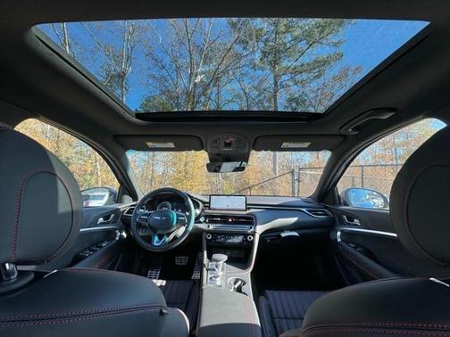 2025 Genesis G70 2.5T RWD