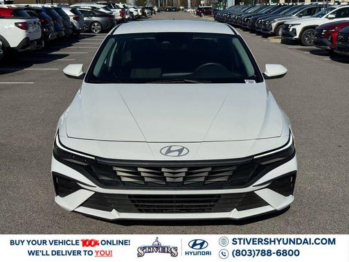 2025 Hyundai ELANTRA SE