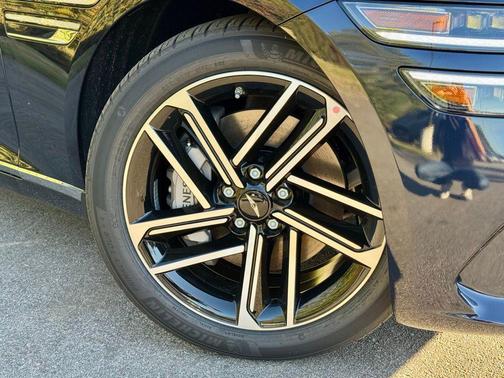 2026 Genesis G80 2.5T Advanced AWD