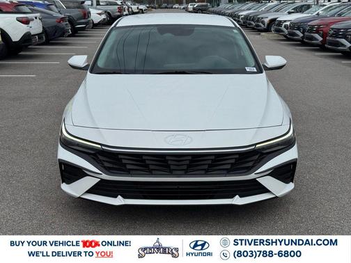 2024 Hyundai ELANTRA SE
