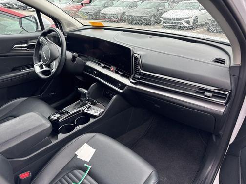 Glacial White Pearl 2024 Kia Sportage SX-Prestige