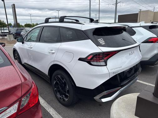 Glacial White Pearl 2024 Kia Sportage SX-Prestige