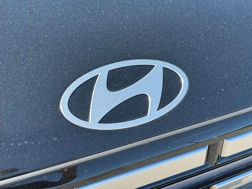 Phantom Black 2026 Hyundai SANTA FE SE