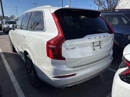 2020 Volvo XC90 T6 Momentum