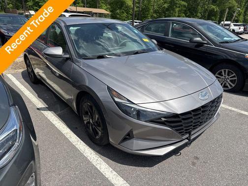 Fluid Metal 2022 Hyundai ELANTRA SEL