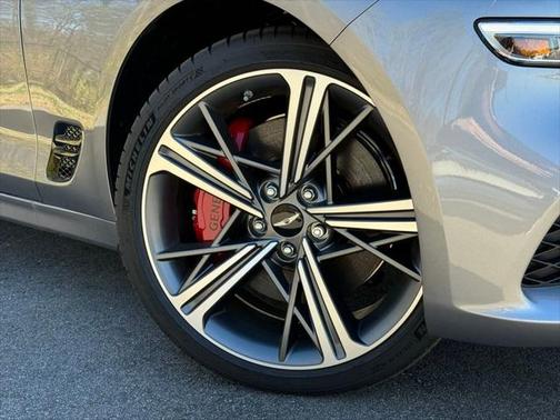 2025 Genesis G70 3.3T RWD Sport Advanced
