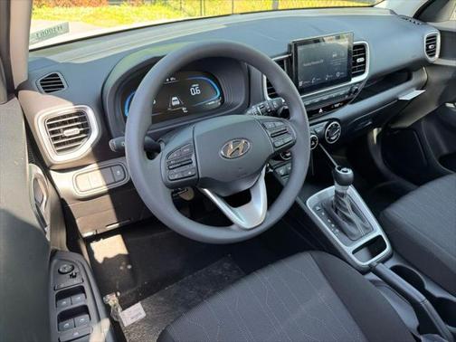 2025 Hyundai VENUE SE
