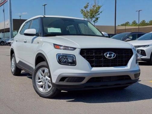 2025 Hyundai VENUE SE