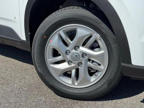 2025 Hyundai VENUE SE