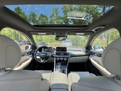 2022 Genesis G70 2.0T RWD