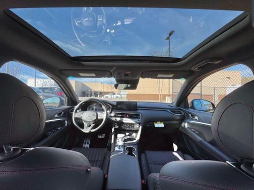 2025 Genesis G70 2.5T RWD