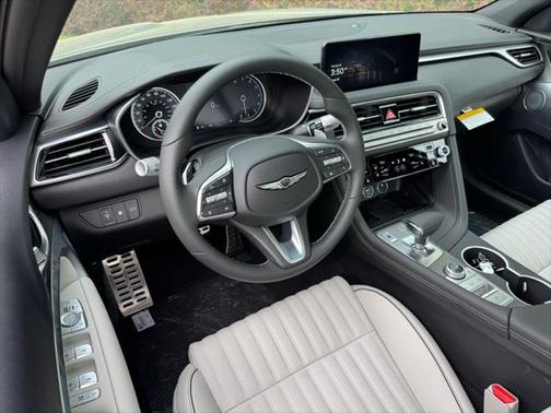 2025 Genesis G70 2.5T RWD