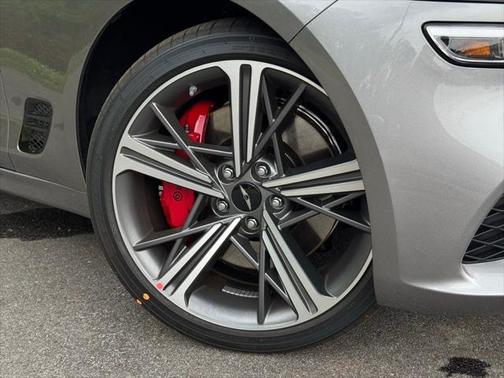2025 Genesis G70 2.5T RWD