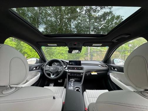 2025 Genesis G70 2.5T RWD