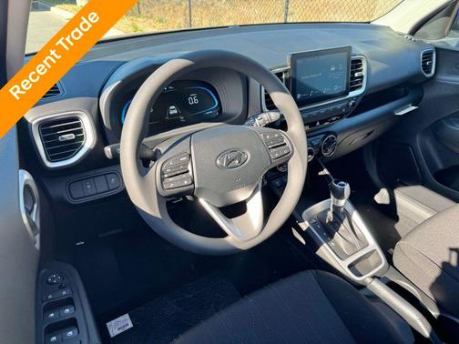 2025 Hyundai VENUE SE