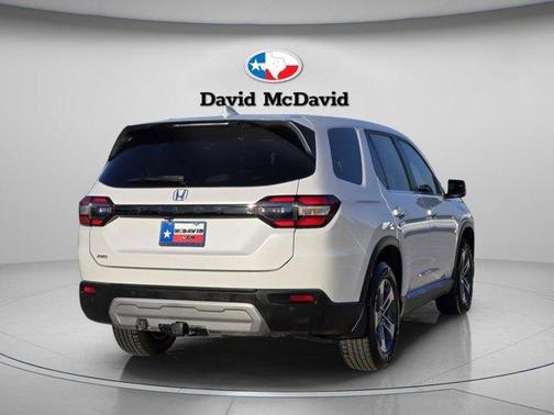 Platinum White Pearl 2023 Honda Pilot EX-L 8-Passenger