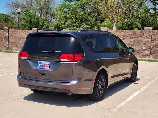 2020 Chrysler Pacifica Limited