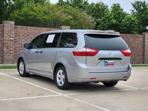 2017 Toyota Sienna L